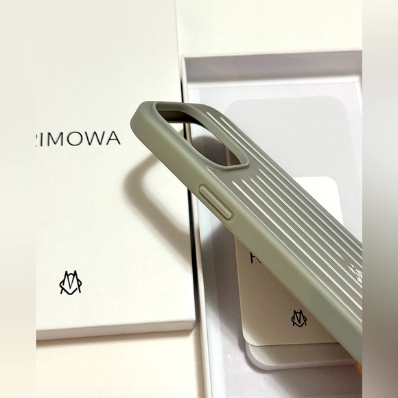 Rimowa iphone case compatible for iPhone 14 Pro - Picture 5 of 9